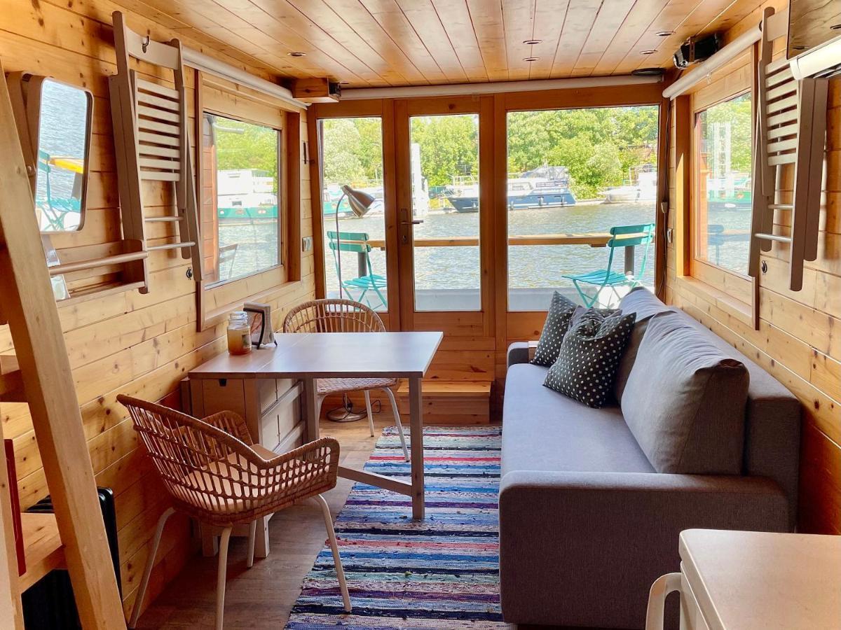 Houseboat Ginger Prague Hotel Exterior photo